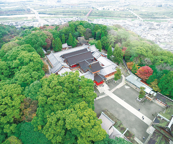 石清水八幡宮と男山