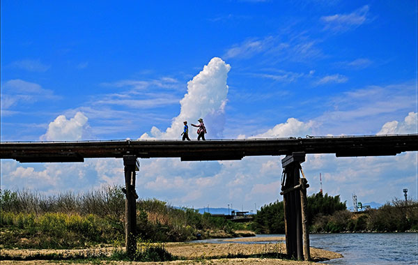 流れ橋